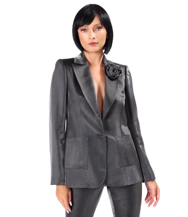 Sacou elegant satinat cu rever si floare decorativa