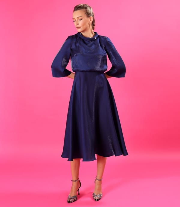 Rochie midi din tesatura satinata