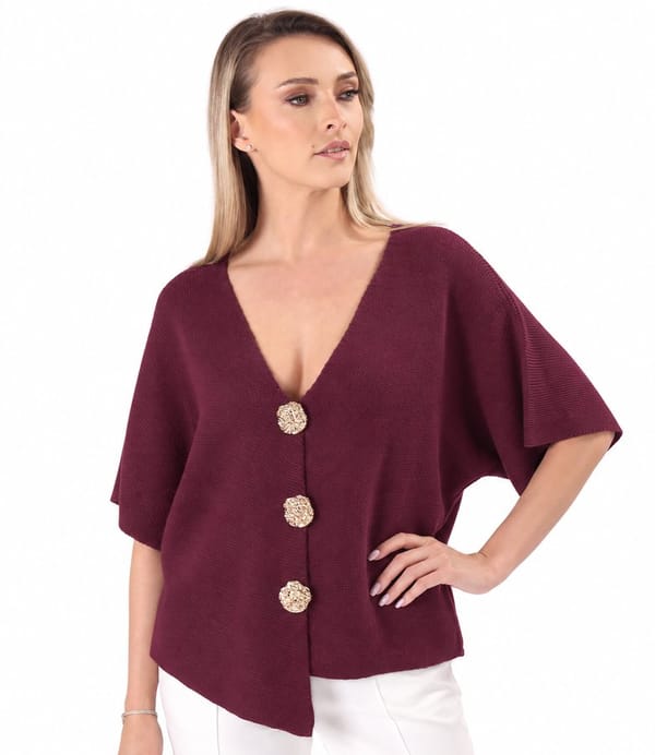Cardigan lejer tricotat cu nasturi aurii tip brosa