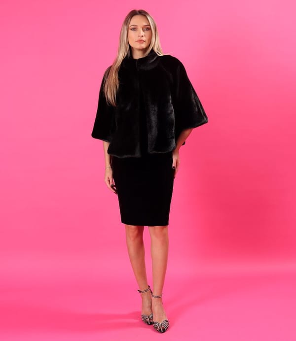 Rochie din catifea elastica neagra cu brosa detasabila