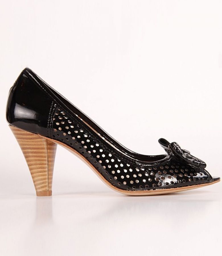 Pantofi Letizia Ferrari din piele perforata K804