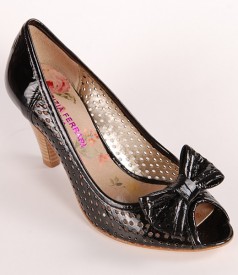 Pantofi Letizia Ferrari din piele perforata K804