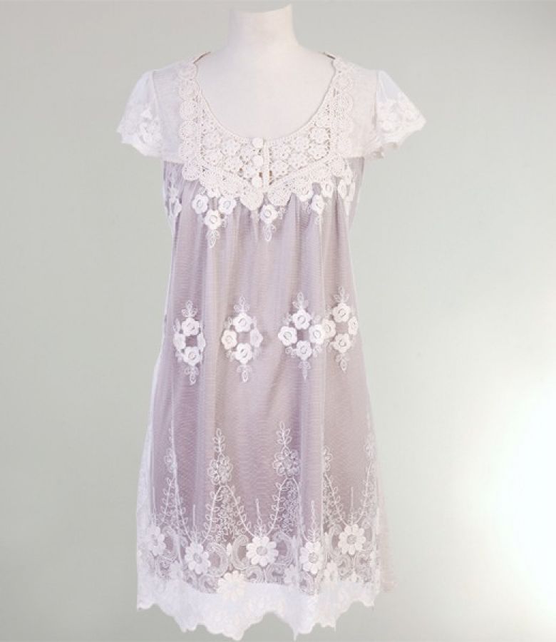 Rochie din dantela englezeasca crem