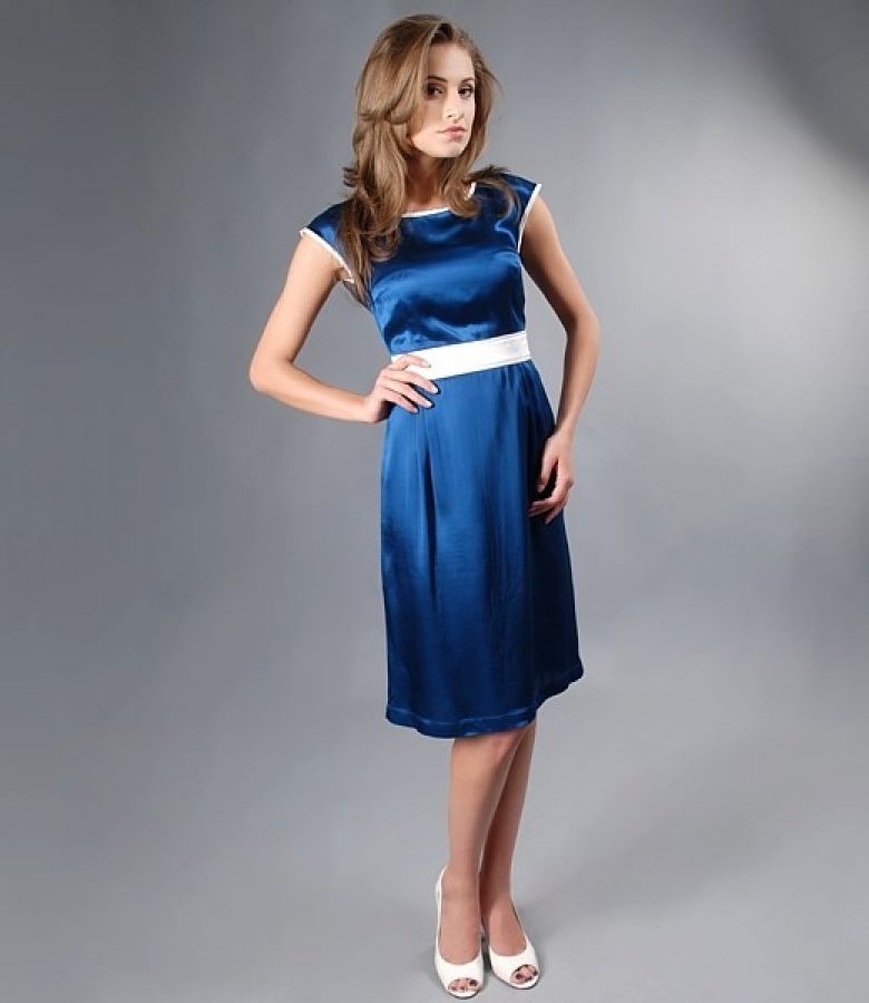 Rochie din saten albastru cu garnitura contrast si falduri