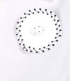 Camasa din bumbac elastic alb cu floare si butoni