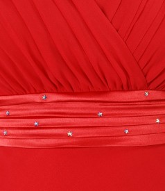 Rochie lunga din voal rosu cu pieptii suprapusi
