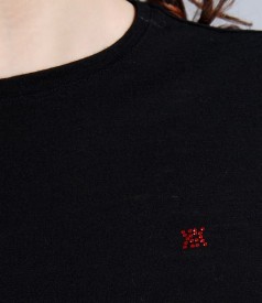 Tricou negru din jerse de lana cu maneci rosii