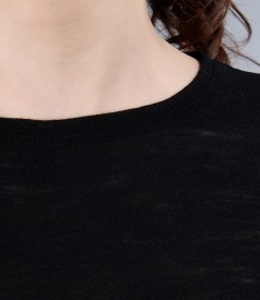 Tricou negru din jerse de lana
