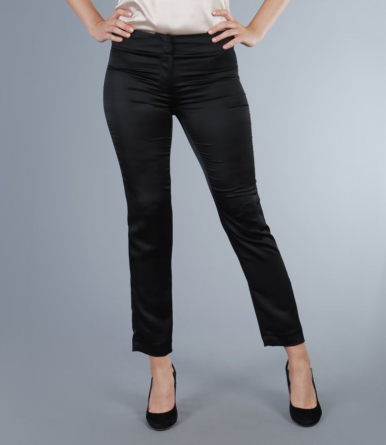 Pantaloni eleganti din saten