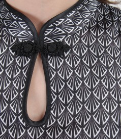 Bluza eleganta din saten elastic imprimat cu brandemburg