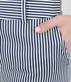 Pantaloni cu buzunare din bumbac elastic imprimat
