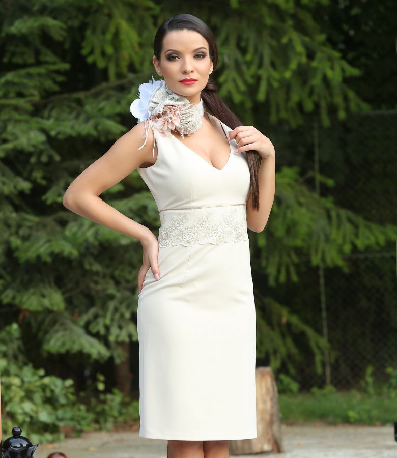 Rochie de seara scurta cu garnitura dantela