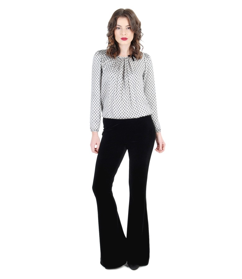 Tinuta eleganta dama cu pantaloni evazati din catifea elastica