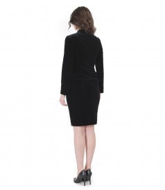 Costum dama de ocazie din catifea elastica cu aplicatie de cristale
