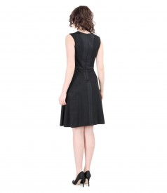 Rochie neagra evazata cu buzunare