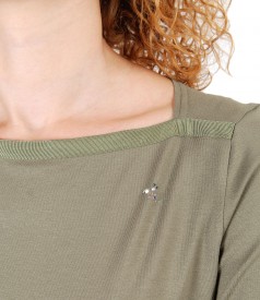 Bluza din jerse elastic cu aplicatie de cristale