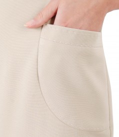Rochie din jerse elastic cu buzunare aplicate