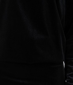 Rochie cu brosa din catifea elastica neagra
