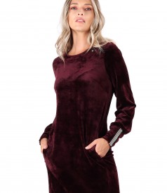 Rochie din catifea cu garnitura din elastic la mansete