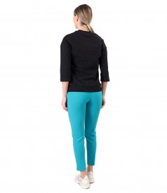 Tinuta smart/casual cu pantaloni pana si bluza tip hanorac