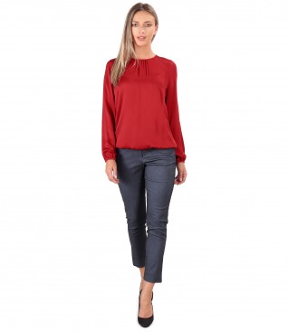 Bluza eleganta din saten de viscoza su pantaloni din denim