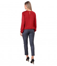 Bluza eleganta din saten de viscoza su pantaloni din denim