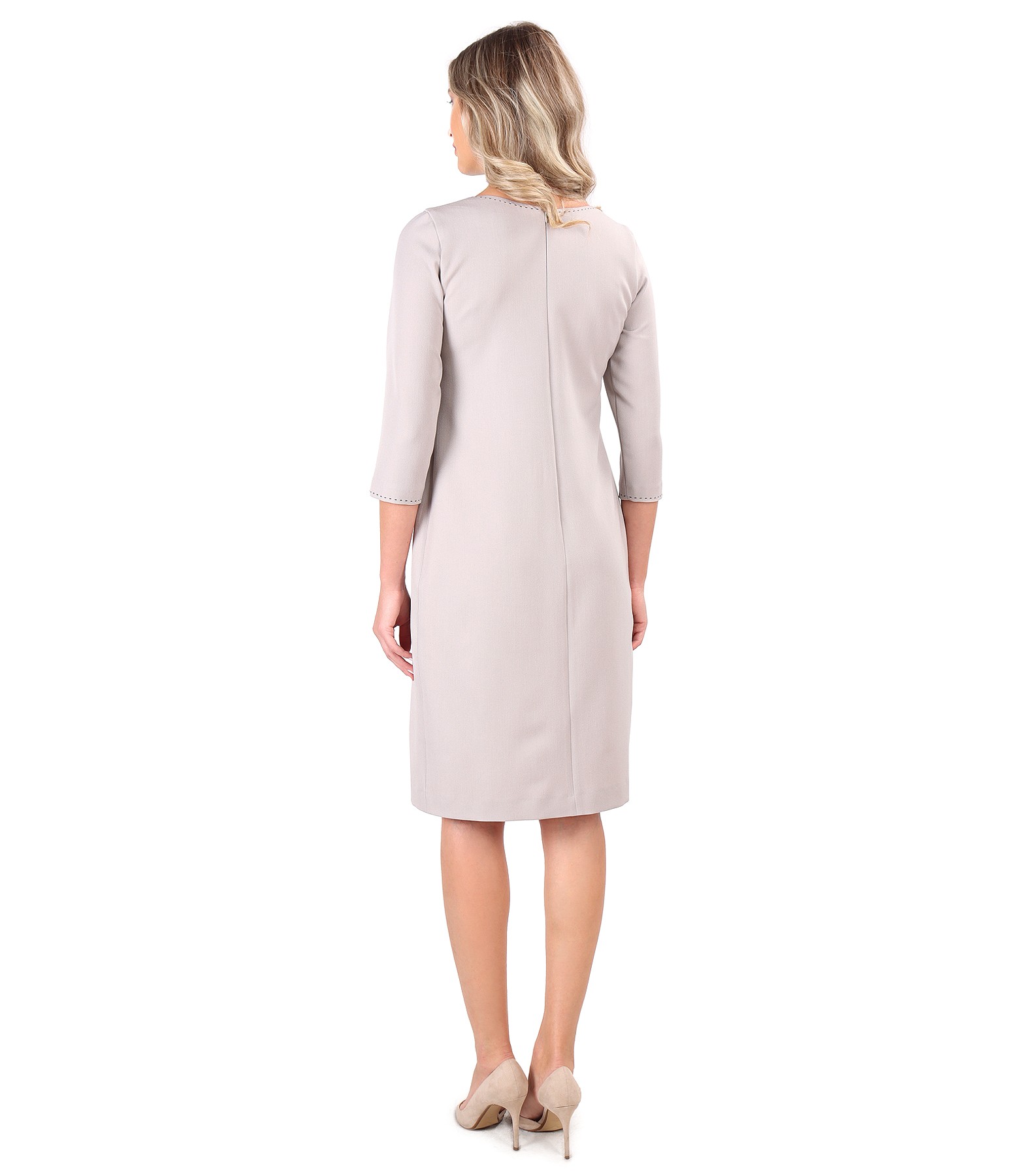 Rochie din stofa elastica decorata cu pasmanterie multicolora