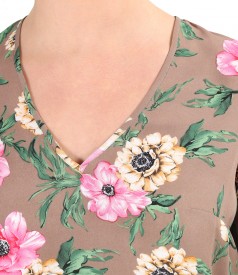 Bluza lejera imprimata cu motive florale