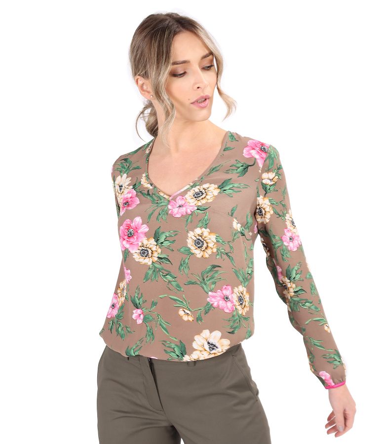 Bluza lejera imprimata cu motive florale