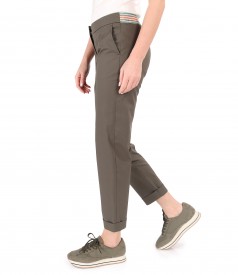 Pantaloni din bumbac elastic cu buzunare pe fata