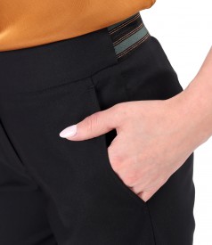 Pantaloni din bumbac elastic subtire cu buzunare pe fata