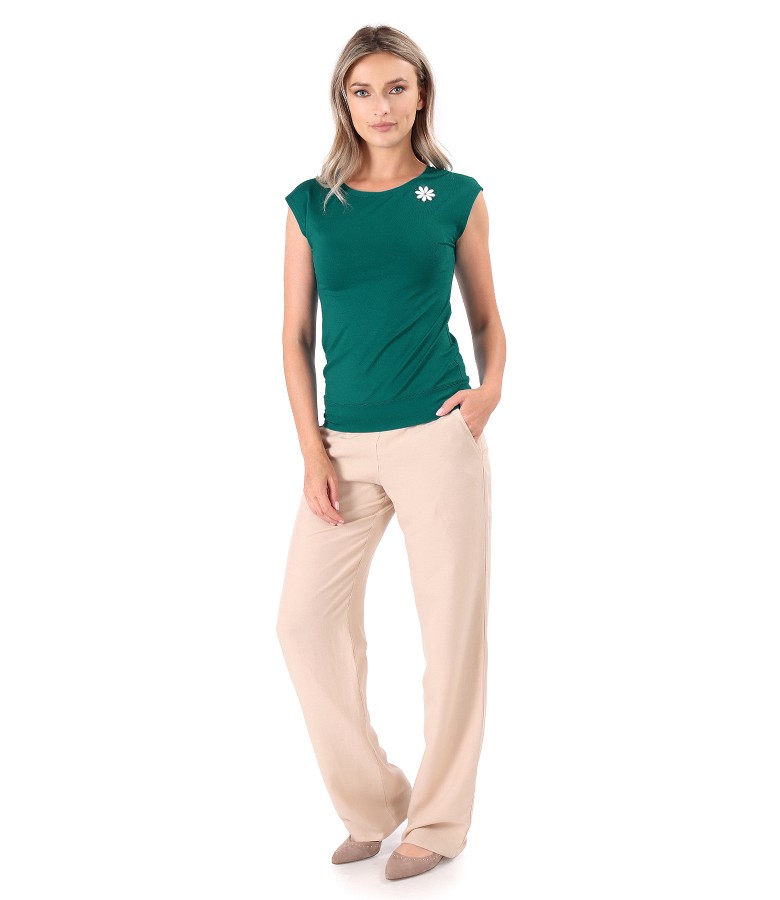 Tinuta smart/casual cu pantaloni lejeri si bluza din jerse elastic