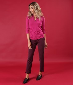 Tinuta casual cu pantaloni pana din tencel cu bumbac si bluza din jerse uni