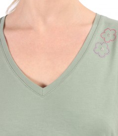 Bluza din jerse elastic uni cu flori aplicate la decolteu