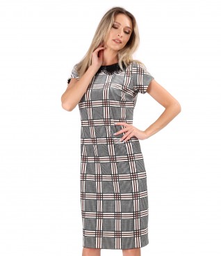 Rochie din catifea elastica in carouri si guler brodat cu paiete si dantela