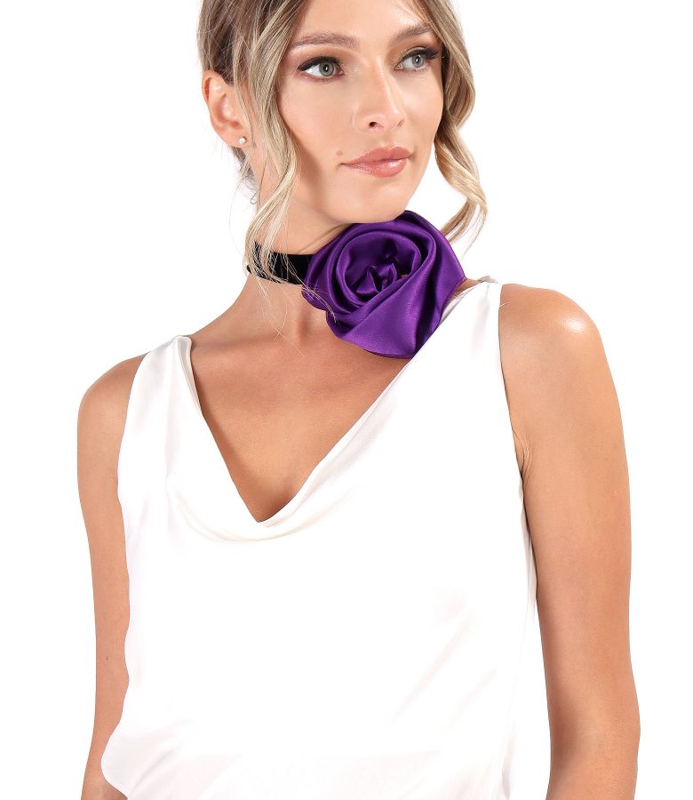 Floare accesoriu din satin