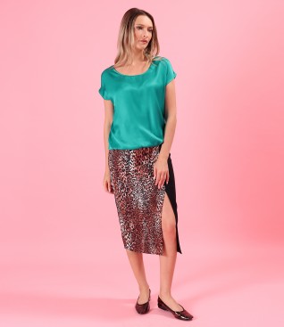 Bluza lejera din viscoza satinata si fusta cu animal print