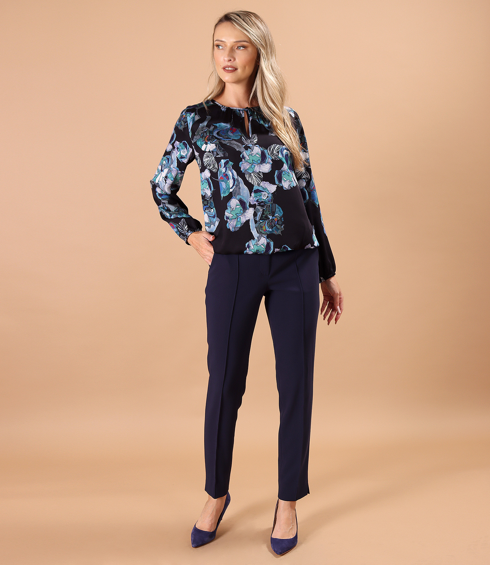Bluza lejera din viscoza imprimata cu motive florale