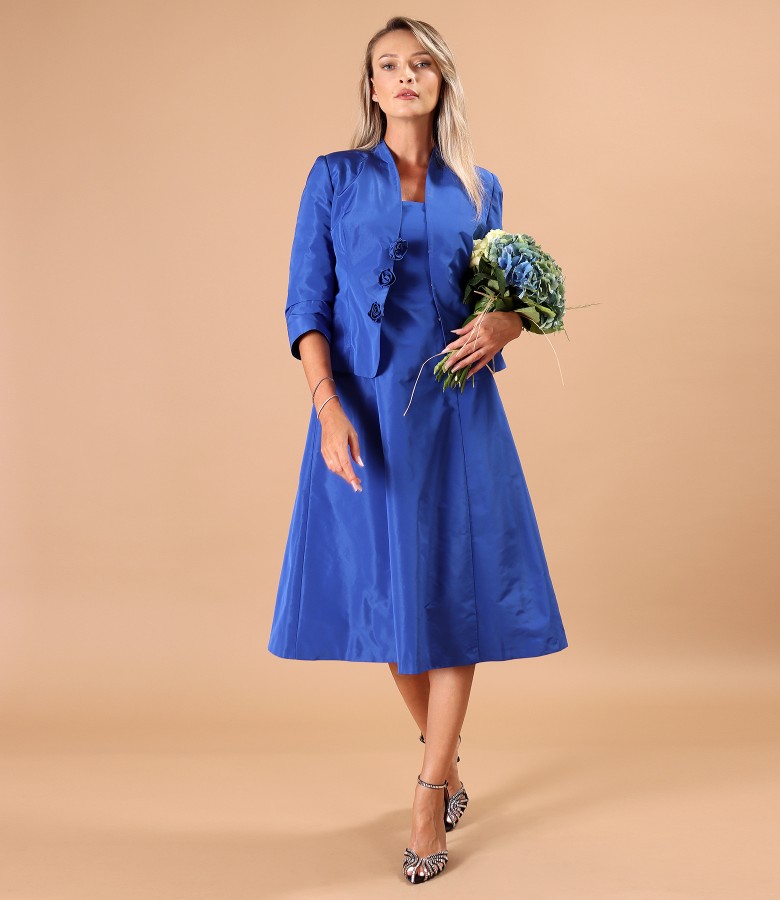 Tinuta de seara cu rochie si sacou din tafta cu efect mat