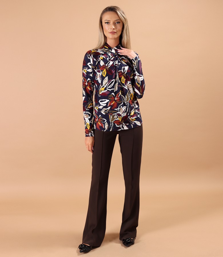 Bluza din jerse elastic cu falduri la decolteu si pantaloni evazati