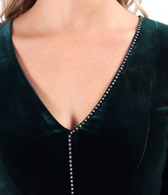 Rochie din catifea elastica cu aplicatie de cristale la decolteu