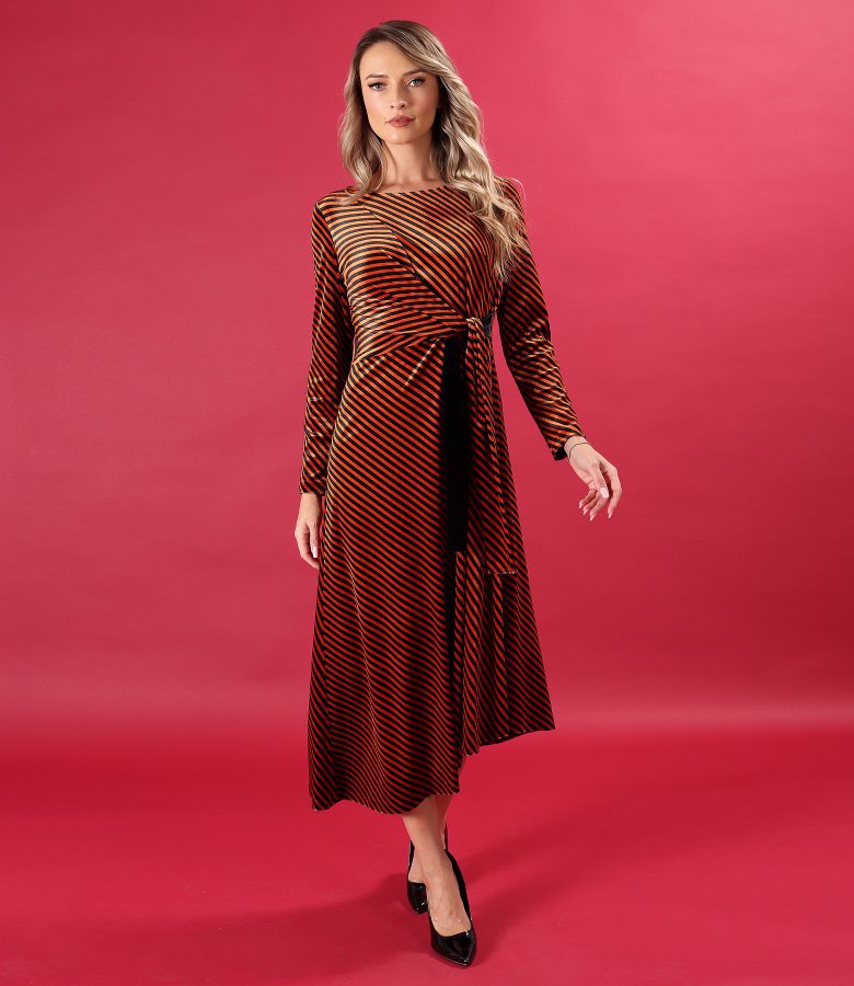 Rochie midi din catifea elastica cu dungi