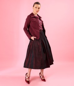 Fusta midi din tafta si sacou din stofa elastica