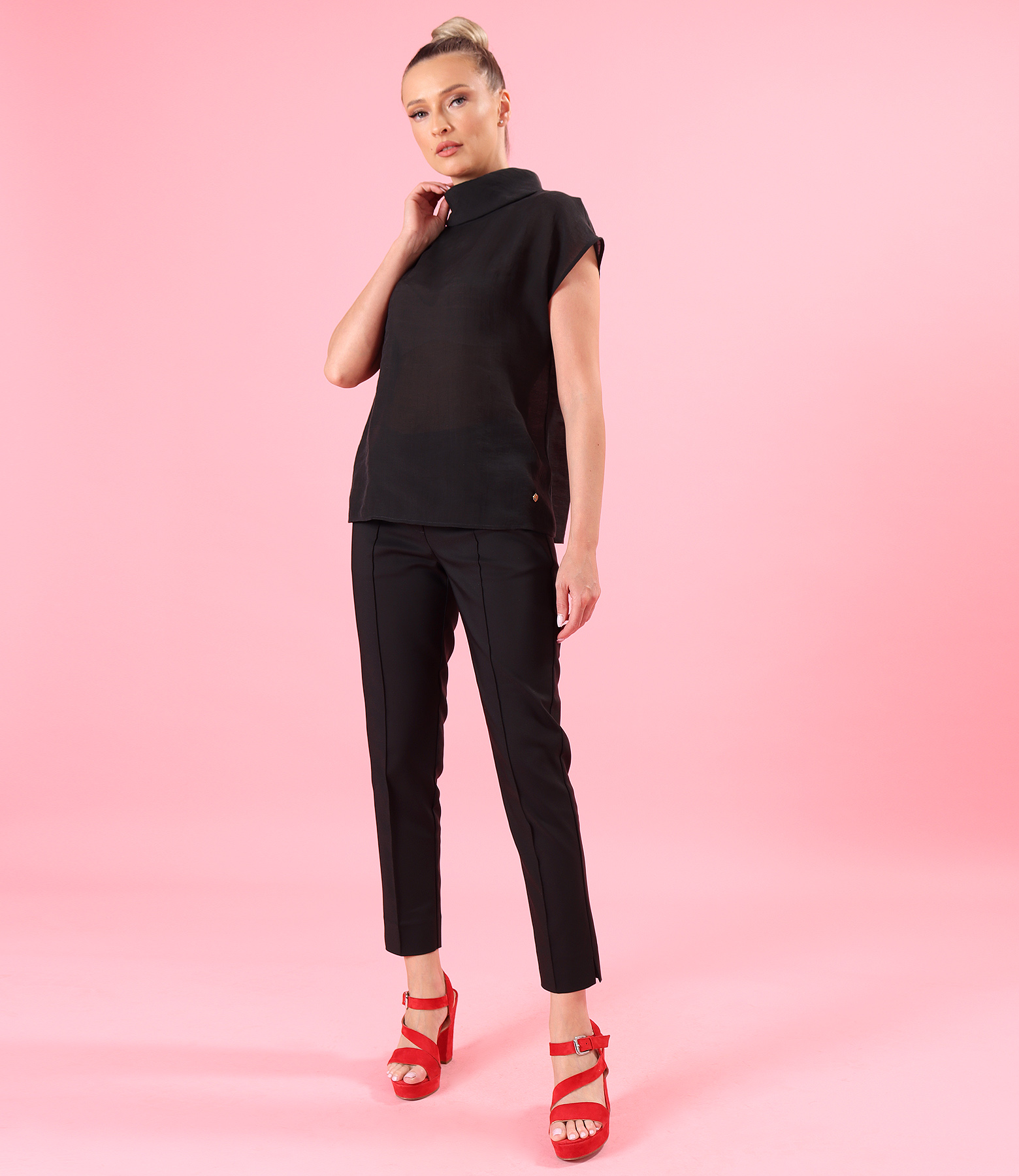 Bluza din tencel cu nasturi la spate