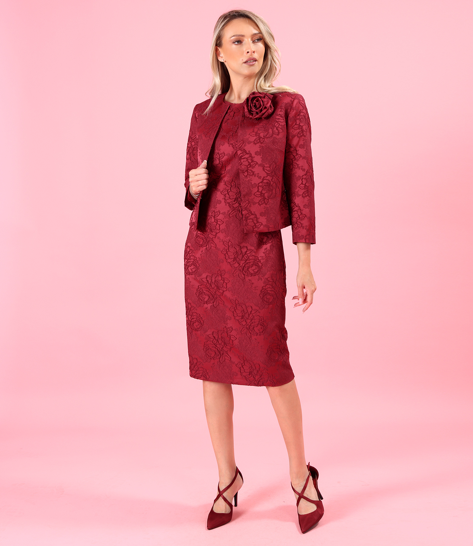 Rochie eleganta din brocart cu motive florale