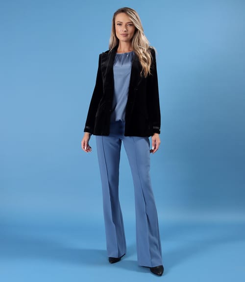 Sacou din catifea elastica neagra cu pantaloni evazati